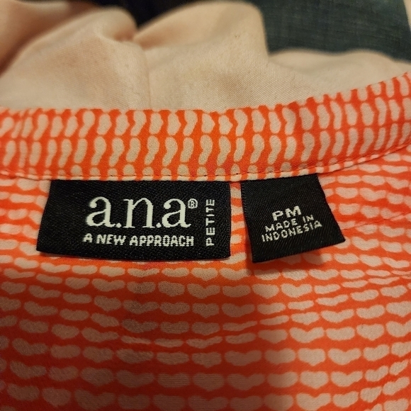 A.N.A Petite Medium PM Sheer Blouse Coral White Hearts Henley Roll Tab Sleeve - Picture 7 of 8